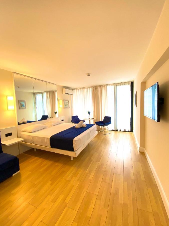 Aparthotel In City Batumi Exteriör bild