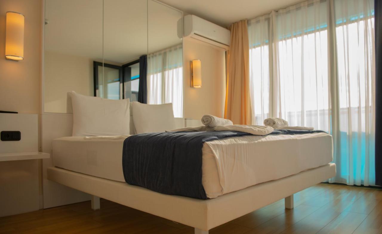 Aparthotel In City Batumi Exteriör bild