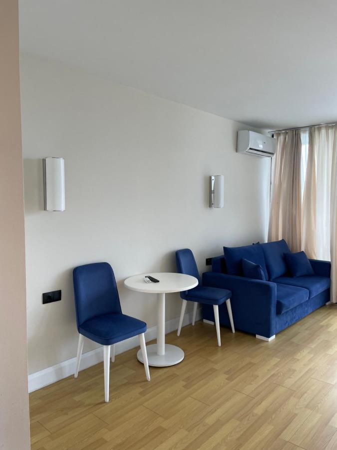 Aparthotel In City Batumi Exteriör bild